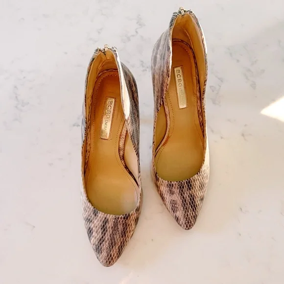 BCBG BCBGeneration Snake Zipper Back Heel Pump 6 - Picture 7 of 7